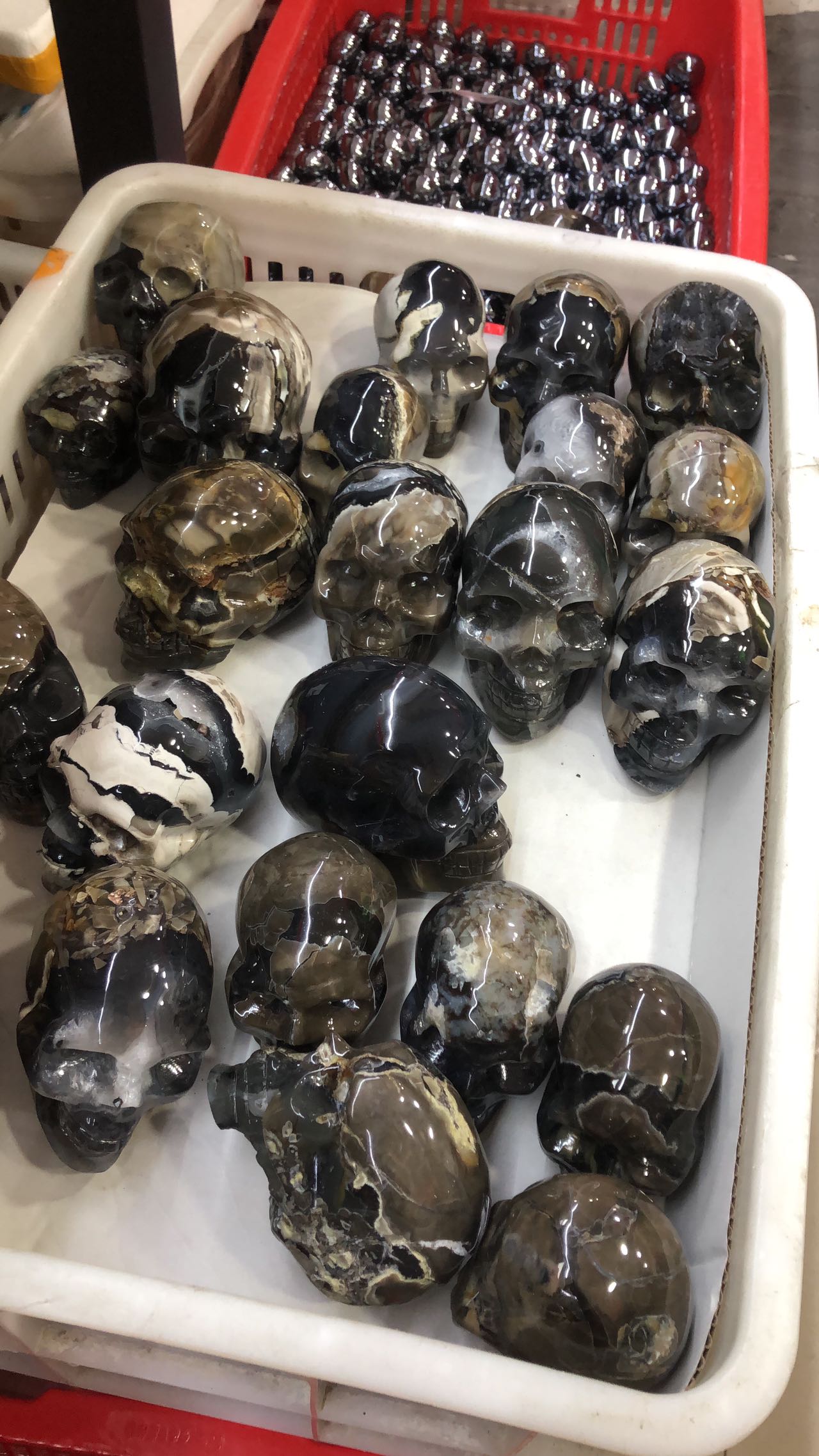 Volcano Agate Skull UV Reaction
