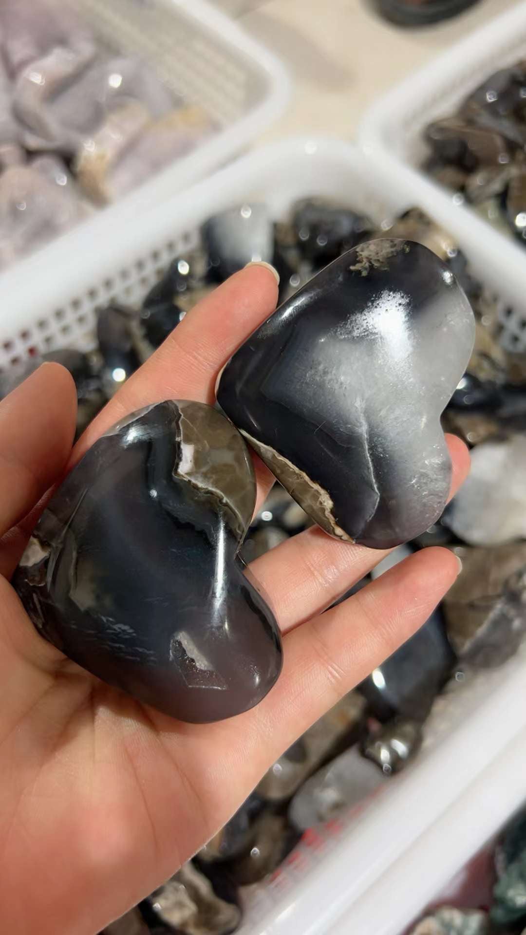 Volcano Agate Heart UV Reaction